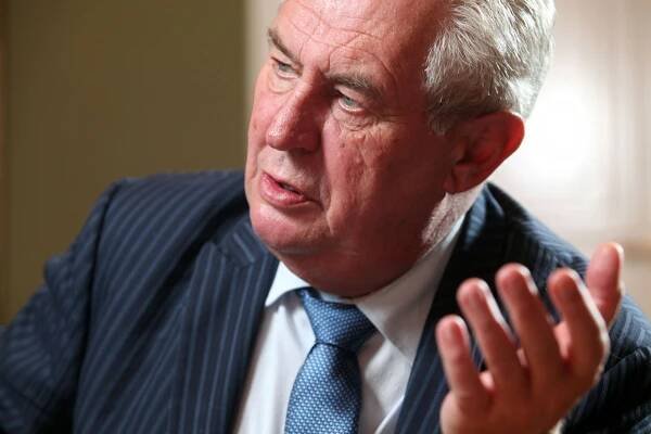 Fischer: Zemanův postoj k migrantům popírá Masaryka