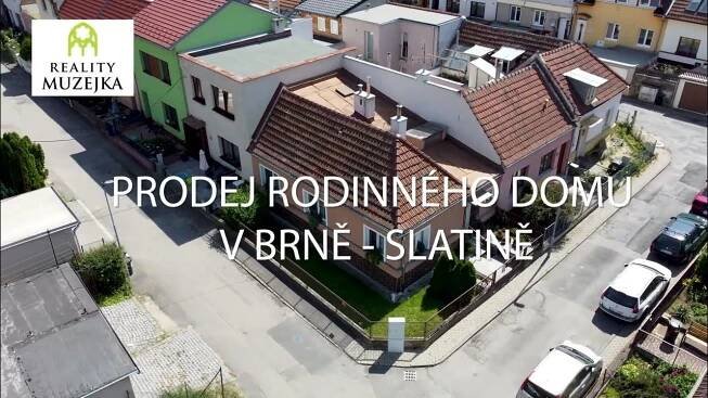 PRODÁNO PRODEJ RODINNÉHO DOMU SE ZAHRADOU A DVĚMA GARÁŽEMI BRNO - SLATINA