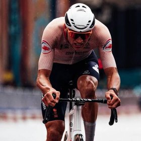 Mathieu van der Poel musel dosiahnuť absurdne šialený výkon pri víťazstve Majstrovstiev sveta – Biker.sk
