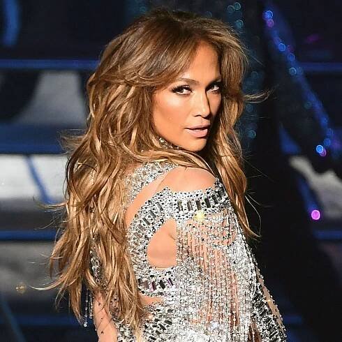 Jennifer Lopez Responds to Accusations That She Photoshopped Her Abs on Instagram