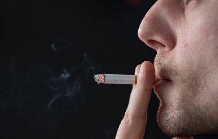 Proč je tak těžké přestat kouřit: jak funguje závislost na nikotinu