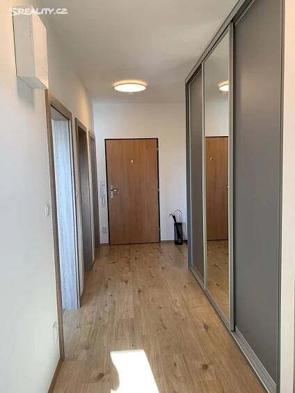 Pronájem bytu 2+kk 63 m², Tryskovická, Praha 9 - Čakovice