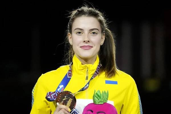 Ukrajinská atlétka Jaroslava Mahučiková sa týždeň ukrývala v pivnici a pred vojnou utekala tri dni....