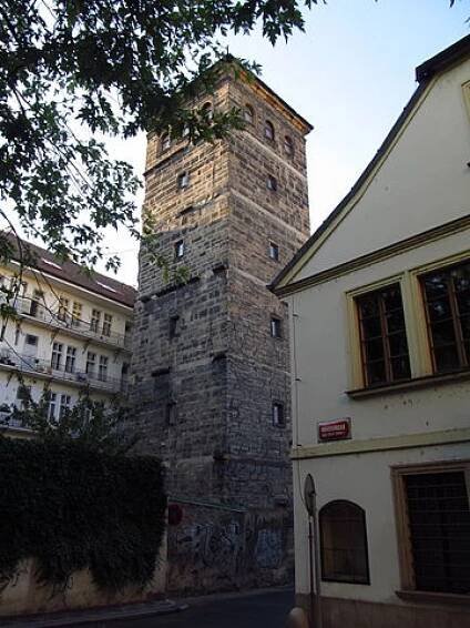 Nahlédněte do nitra hořícího Národního divadla