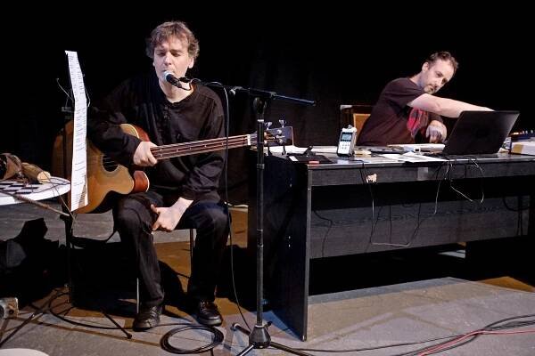 OTÁZKA / Jaromír Typlt | Bubínek Revolveru