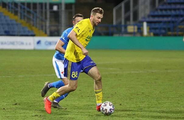 Zlín podruhé na jaře remizoval. Bod s Baníkem zařídil Poznar z penalty