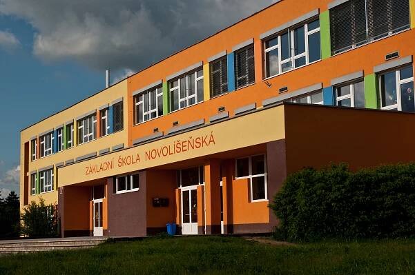 ZŠ Novolíšeňská | A+M FENSTER