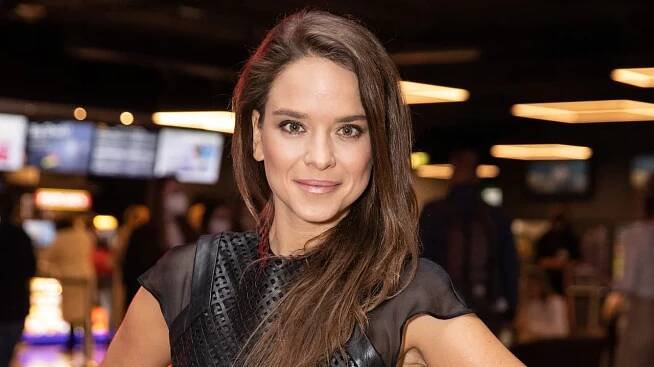 Kristína Svarinská prichytená s novým FRAJEROM: Romantika na festivale! VIDEO