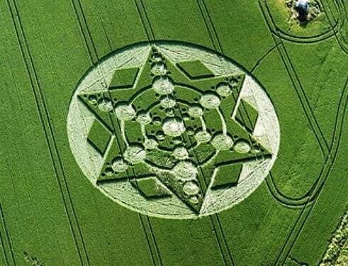Kruhy v obilí a hexagram