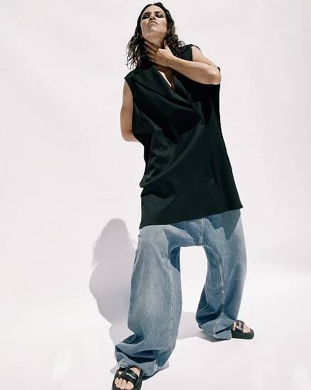 Ana Ularu & Marc Rissmann make an entrance - Entrance Store