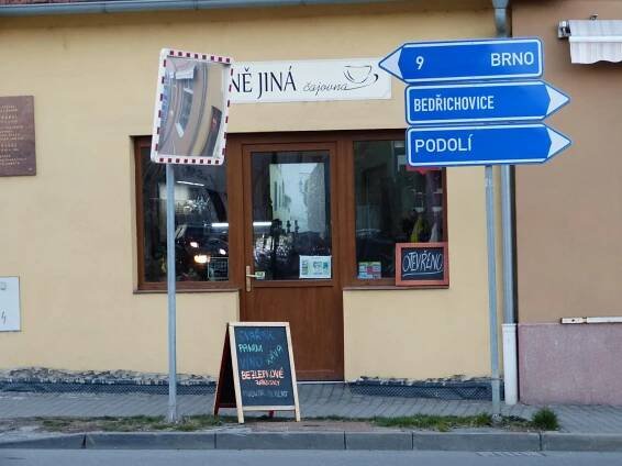 Úplně jiná čajovna foto 2