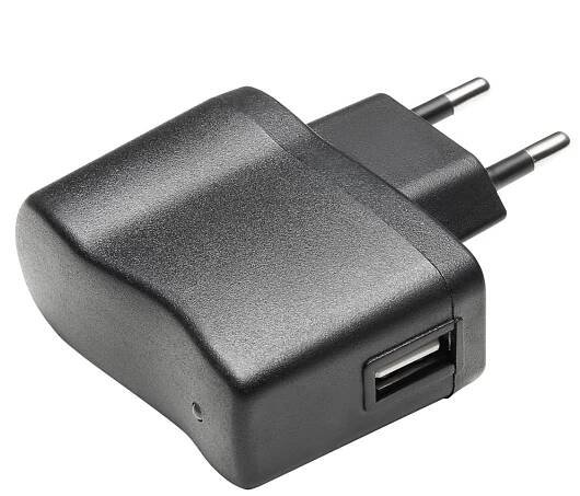Adam Hall SLED PS USB