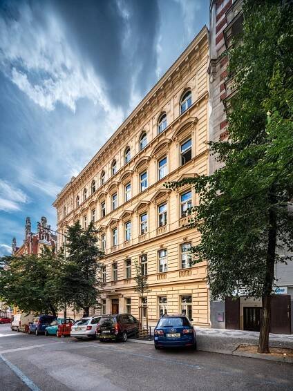 Pronájem kanceláře, 77 m2 – Praha – Vinohrady