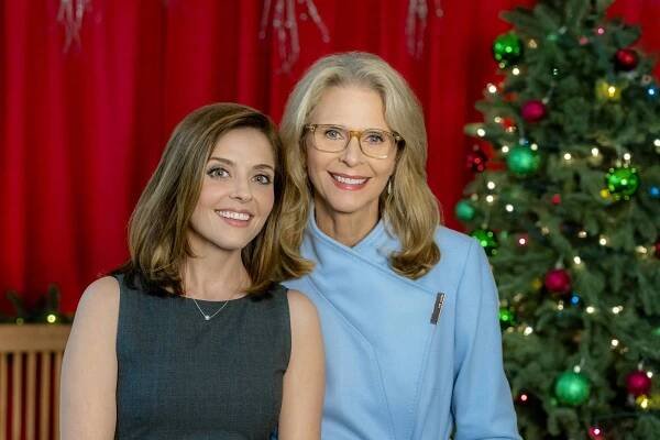 Jen Lilley, Lindsay Wagner - Mingle All the Way - Promo