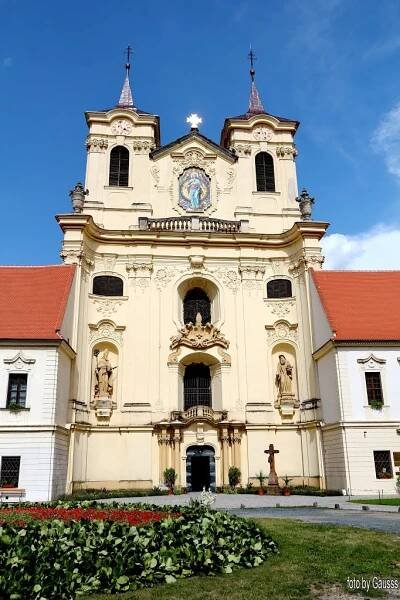 Rajhrad, Czech Republic (Morvaország) - Bencés kolostor a Szent Péter és Pál templommal.