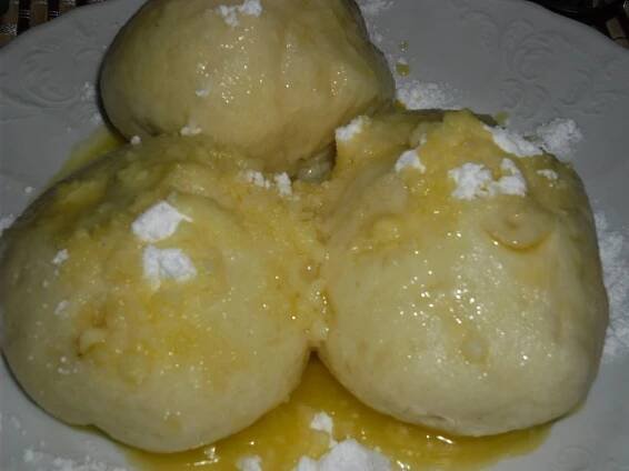 Recept: Švestkové knedlíky kynuté