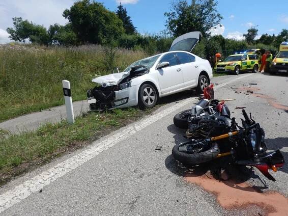 Dvě nedělní nehody motorkářů na Táborsku, které od sebe dělilo jen sedm minut | hasici.cz 