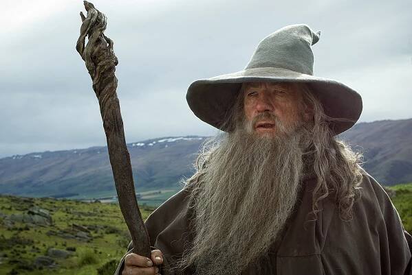 Pripravte sa na návrat Gandalfa! Herec Ian McKellen si chce legendárnu rolu zopakovať aj v seriáli Pán Prsteňov od Amazonu