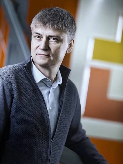 V dobách RVHP bylo Česko srdcem výpočetní techniky, takže po roce 1990 tady byla obrovská spousta bezprizorních programátorů, důsledkem bylo, že byl tento trh nesmírně konkurenční, říká Martin Cígler. (Foto: Tomáš Nosil)