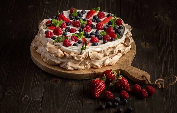 Pavlova s ovocem