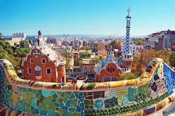 Barcelona s dětmi: Jak si to užít? Proložte památky zábavním parkem a žraloky a odpočiňte si na pláži