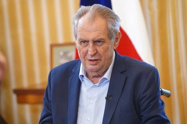 Zeman doufá, že mu na podzim lékaři vyndají vyživovací sondu
