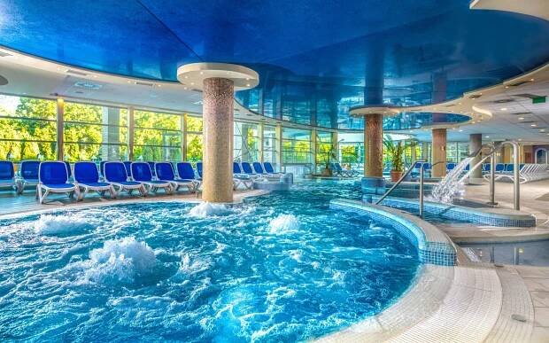 Maďarsko: Luxusní Thermal Hotel Visegrád ****+ s termálními lázněmi, wellness a polopenzí + dítě zdarma