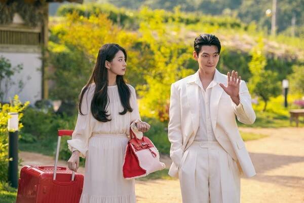 Is This Really a Rom-Com? Suzy as a Psychopath and Kim Woo-bin as a Genie in “Genie, Make a Wish”