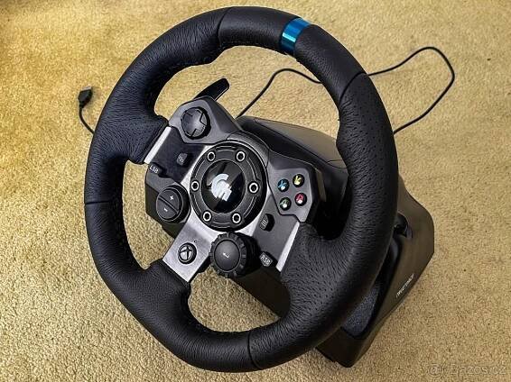 Volant Logitech G923 TrueForce + pedály – PC/Xbox
