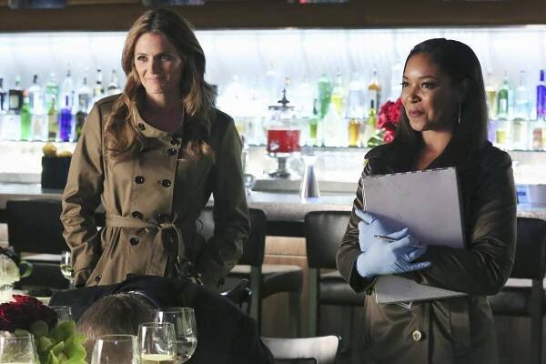 Castle na zabití - Holoubátko, nebo křepelku? - Z filmu - Stana Katic, Tamala Jones