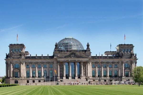 Informationen am Mittwoch: Demokratie in Gefahr! Was tun?