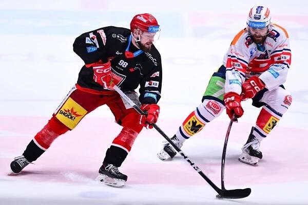 4. ČTVRTFINÁLE ŽIVĚ Mountfield HK vs. Pardubice (1:2)