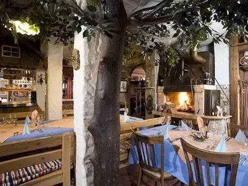 Grilovaná kolena – špičková delikatesa restaurace U Johana