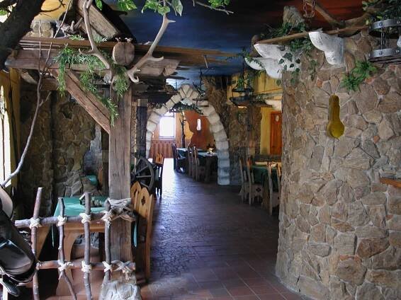 Interiér restaurace a clubu