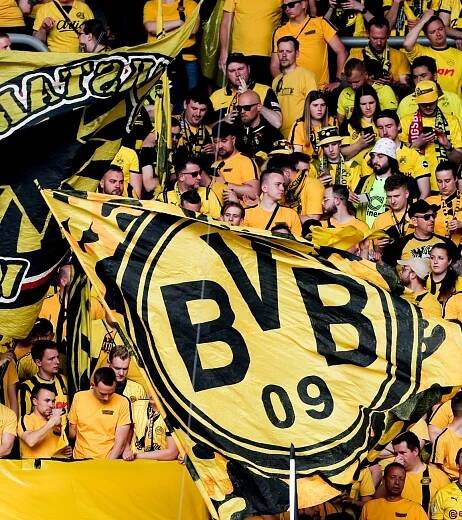 Fanblock von Borussia Dortmund beim Spiel gegen Freiburg.