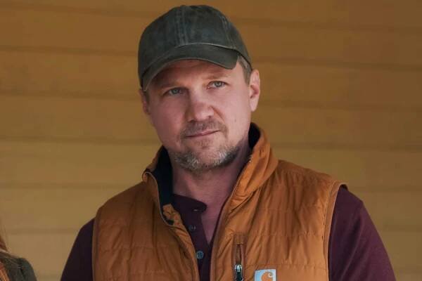 Marc Blucas as George Walter on 'My Life with the Walter Boys'