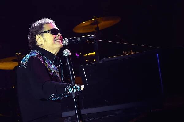 Ronnie Milsap to 'Blow the Bridgestone Up' at Last Nashville Show
