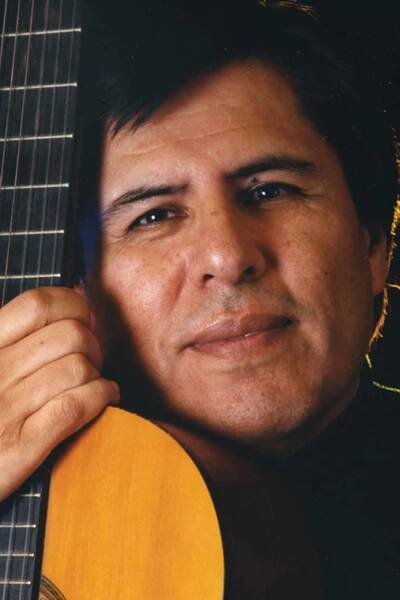 Javier Calderón - Classical Solo Instrumental Guitarist