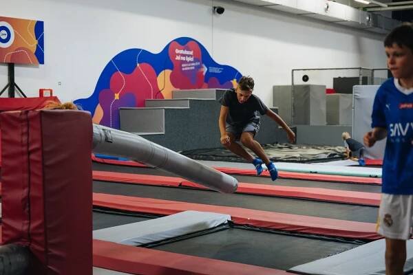 Vstupy nebo permanentky do Jump Academy Olomouc: trampolíny, parkour zóna i 9D kino