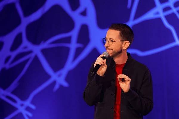 Neal Brennan - Neal Brennan: Šíleně dobrý - Z filmu