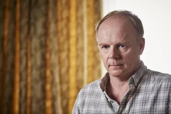 Safe House - Episode 3 - Z filmu - Jason Watkins