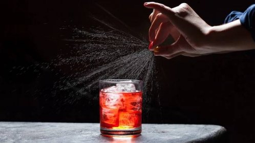 In Search of the Ultimate Negroni (2017)