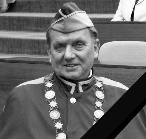Zomrela významná osobnosť vojenského školstva