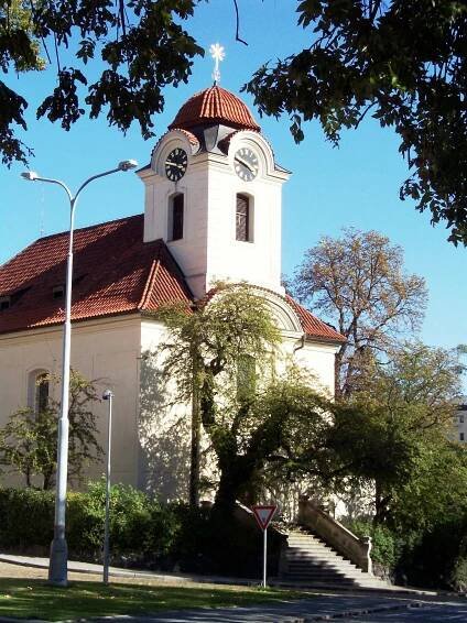 KOSTEL SV. GOTHARDA – Nad vchodem do kostela sv.Gotharda Krupkovo náměstí Praha 6 Bubeneč – Pamětní desky v Praze