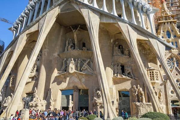 Entrance to La Sagrada Familia