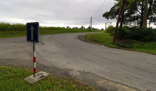 Silniční uzavírka v Chodové Plané: i kamiony musí na objížďku přes Kříženec