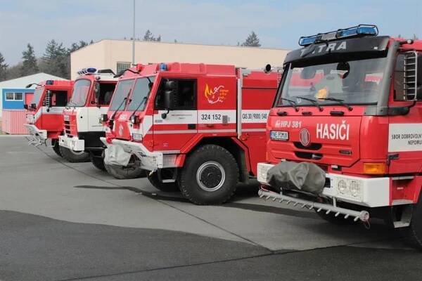 Hasiči obsadili areál ve Zbirohu! Trénovali zásahy při požárech - FOTKY - QAP.cz