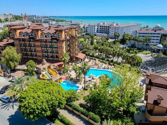 4* hotel v Turecku včetně letenky: all inclusive, bazény, animace pro děti i dospělé
