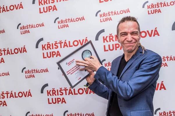 Těhotnej kuchař, Donio i britský velvyslanec. Podívejte se na fotky z vyhlášení Křišťálové Lupy - Lupa.cz