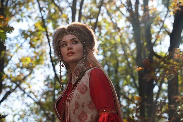 Alparslan: Büyük Selçuklu - Episode 2 - Z filmu - Fahriye Evcen